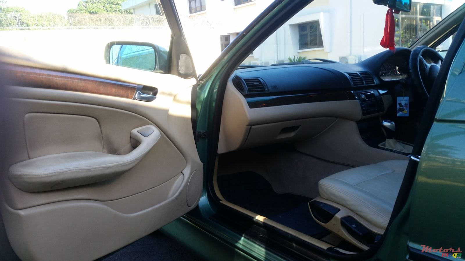 2001' BMW 3 Series Sedan photo #6