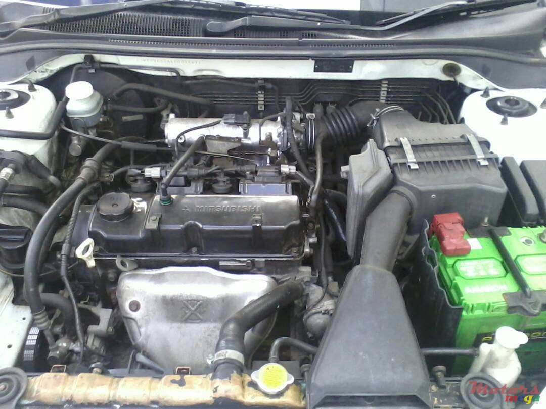 2006' Mitsubishi Lancer photo #4