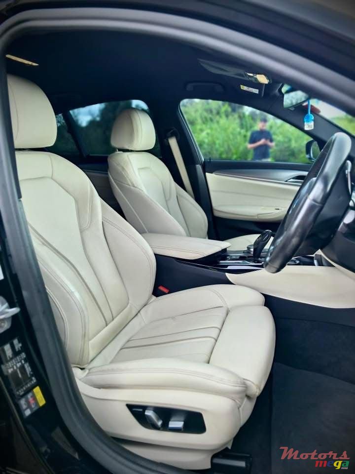 2019' BMW 530 photo #5