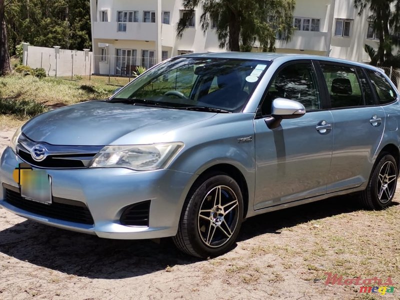 2013' Toyota Fielder photo #1