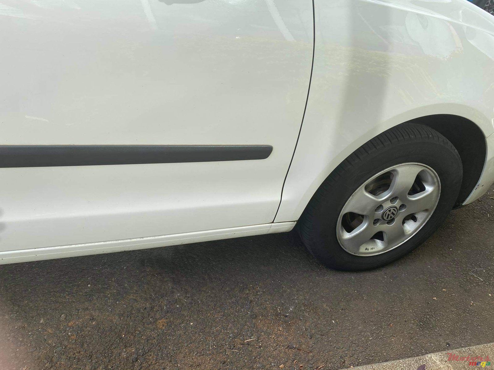 2010' Volkswagen Polo photo #3