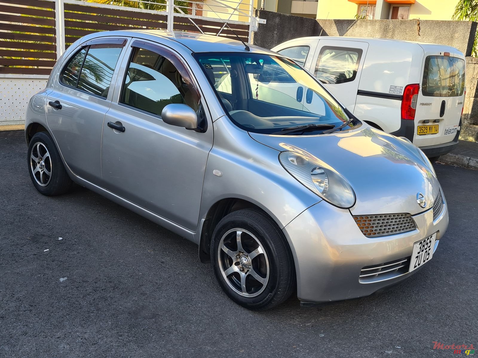 2005' Nissan March photo #1