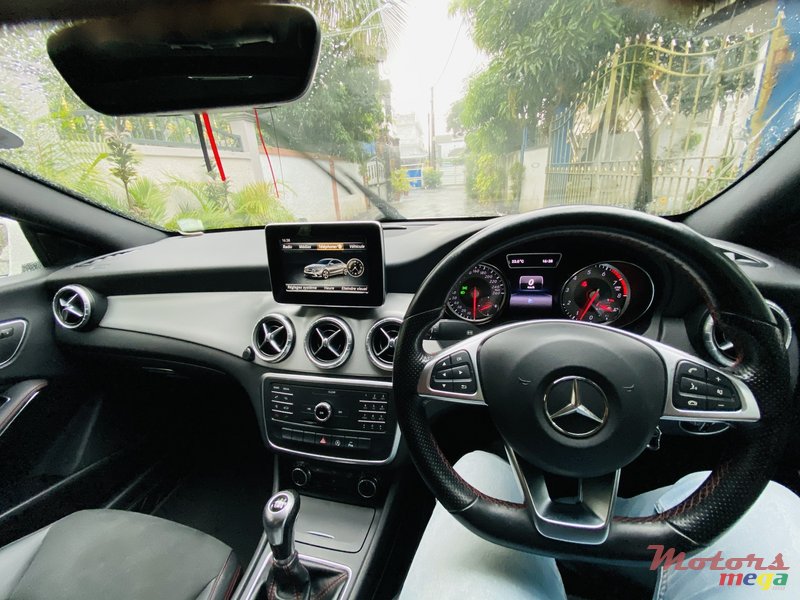 2015' Mercedes-Benz CLA 200 photo #5