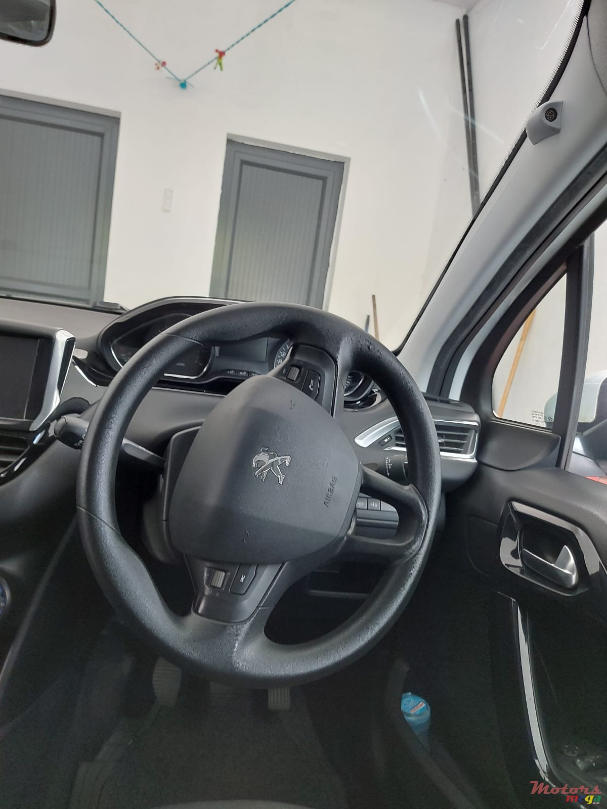 2012' Peugeot 208 photo #4