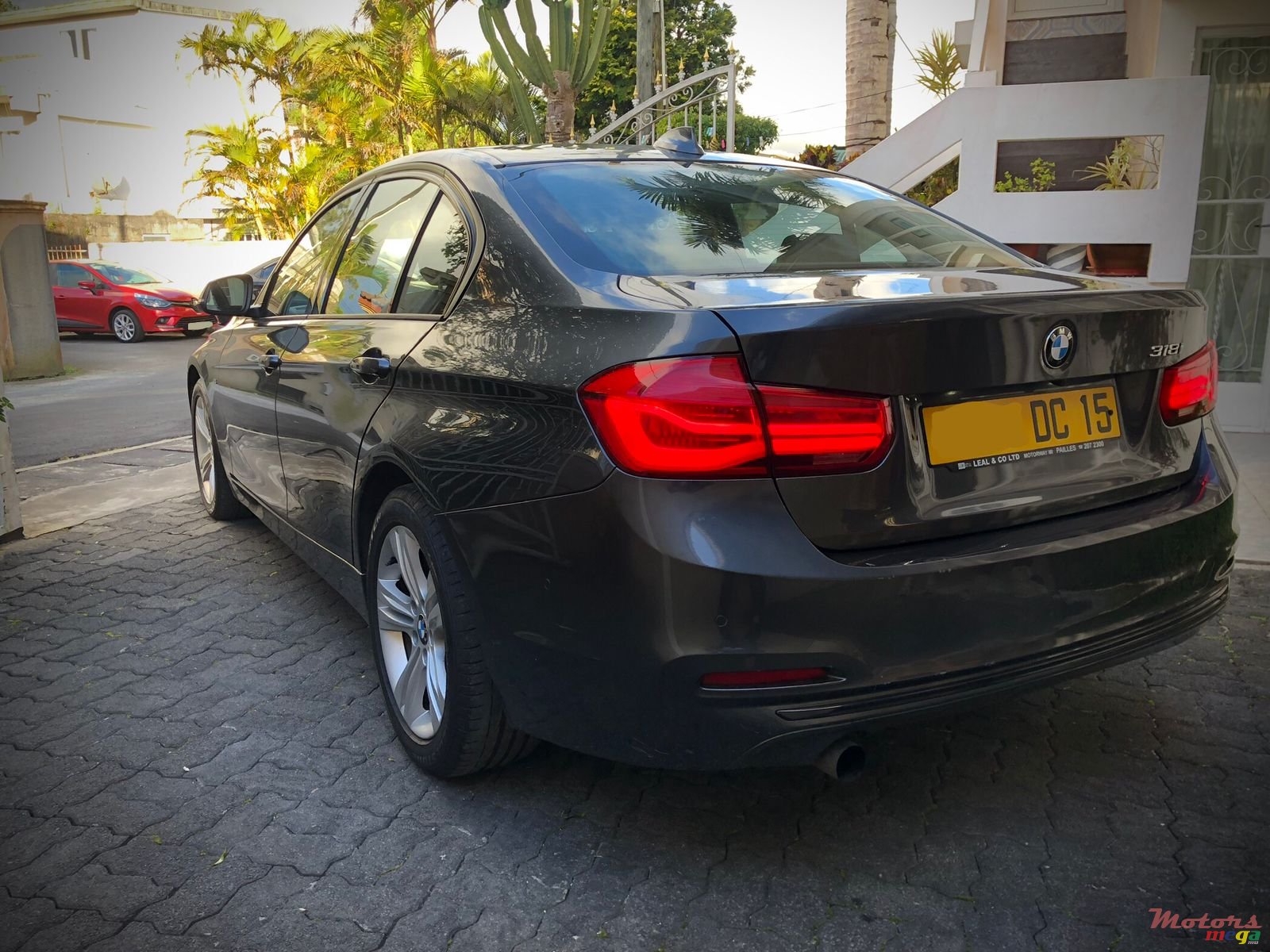 2015' BMW 318 318i photo #6