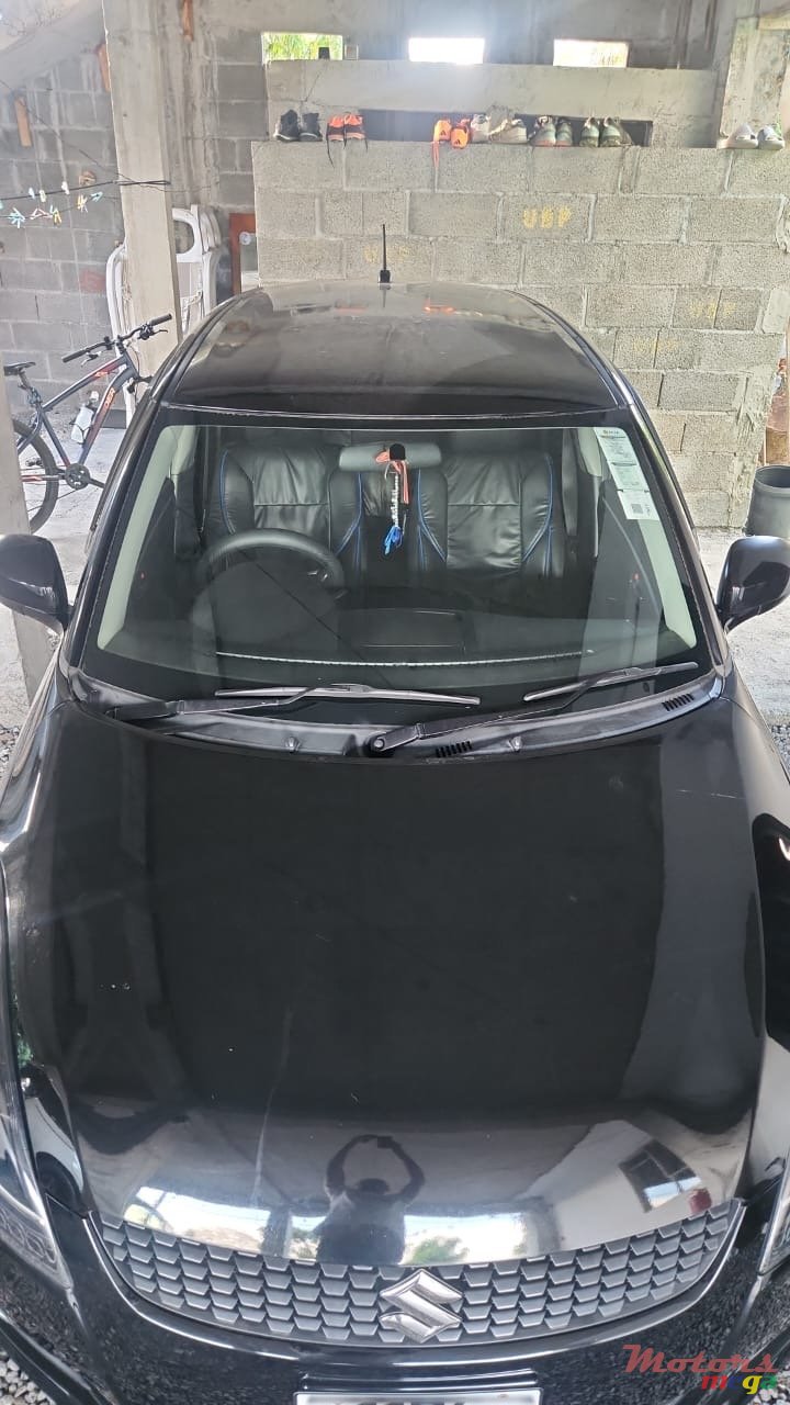 2012' Suzuki Swift photo #3