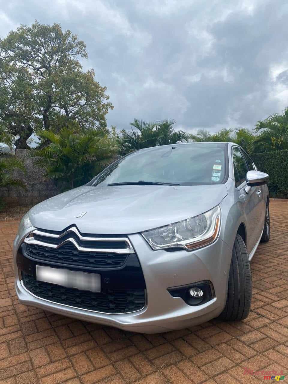 2016' Citroen DS4 photo #2