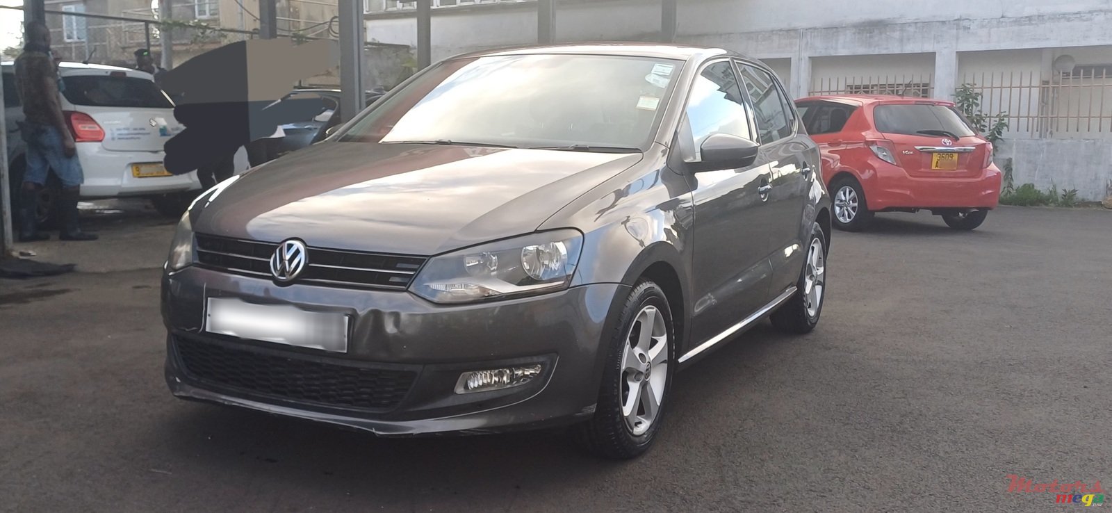 2010' Volkswagen Polo photo #1