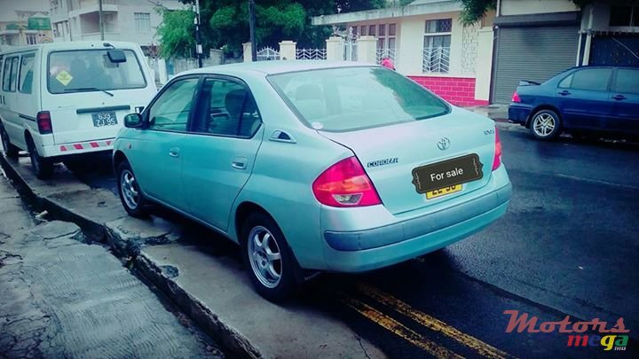 1998' Toyota Prius photo #2