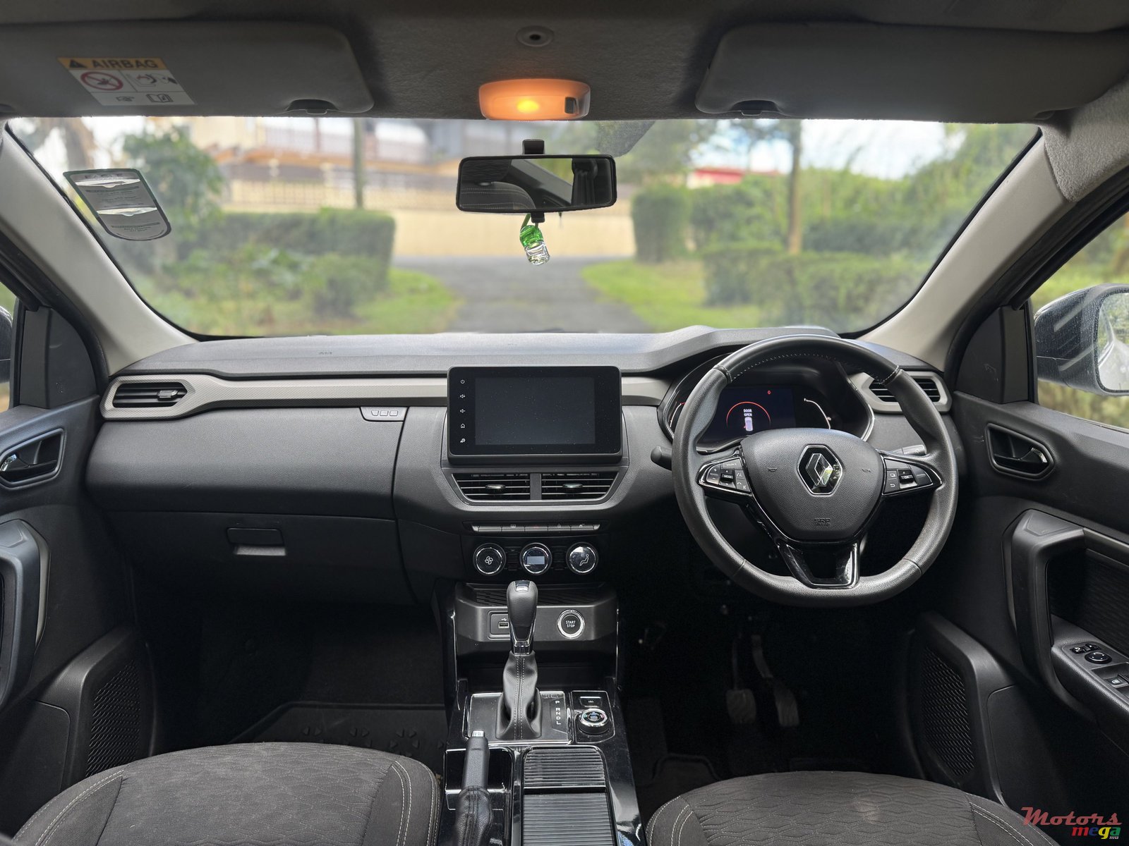 2022' Renault Kiger intens photo #6