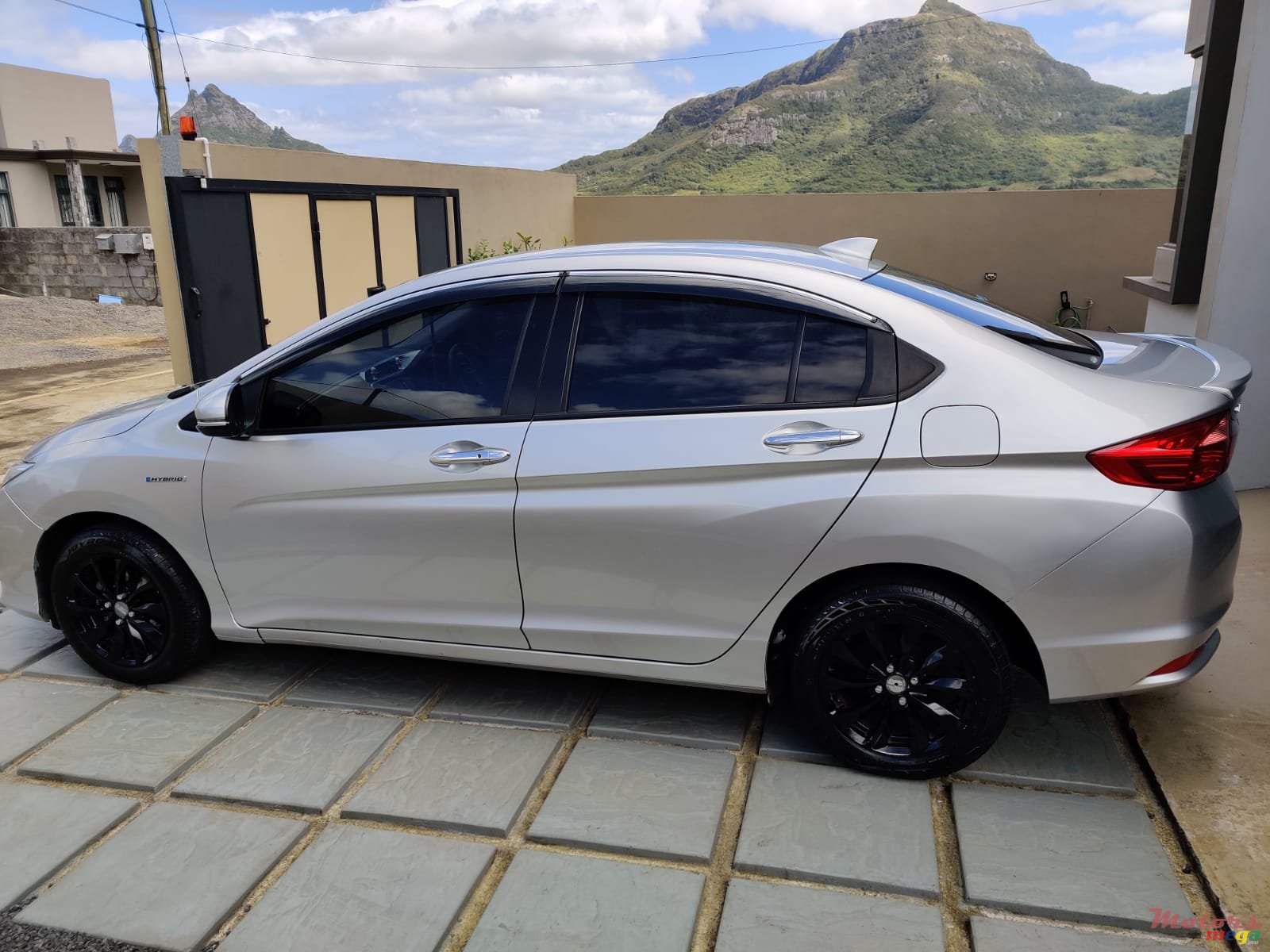 2015' Honda Ballade Grace photo #7