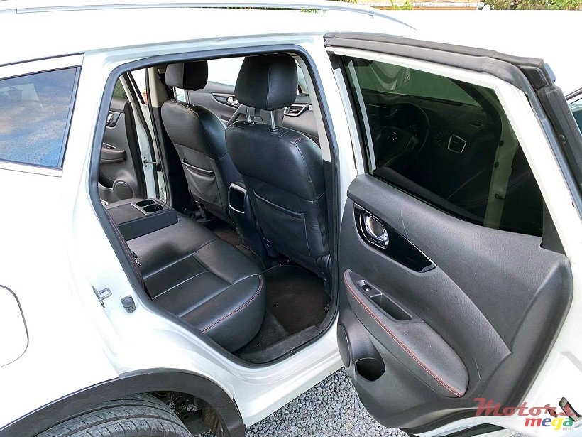 2014' Nissan Qashqai Auto 1.6L Turbo Diesel photo #4