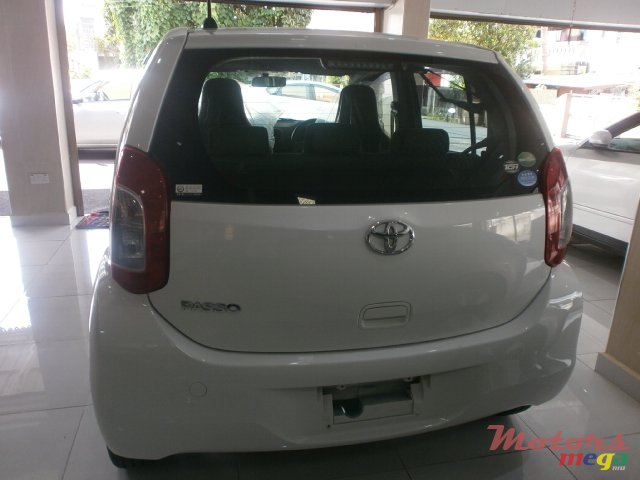 2015' Toyota passo photo #3