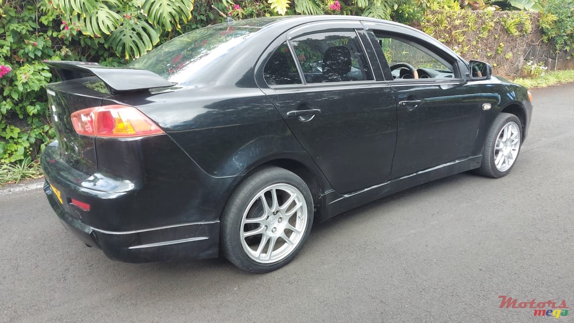2009' Mitsubishi Lancer Ex photo #4