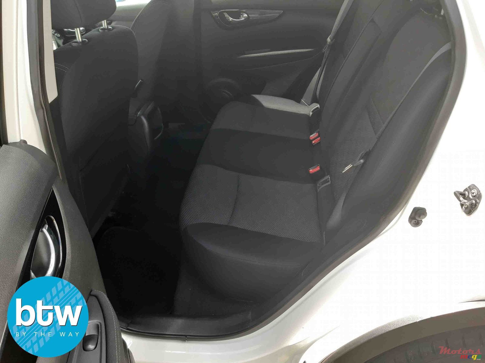 2015' Nissan Qashqai Acenta dCi photo #3