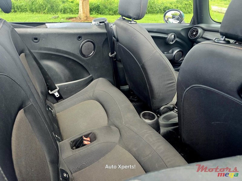 2018' MINI Cooper photo #5
