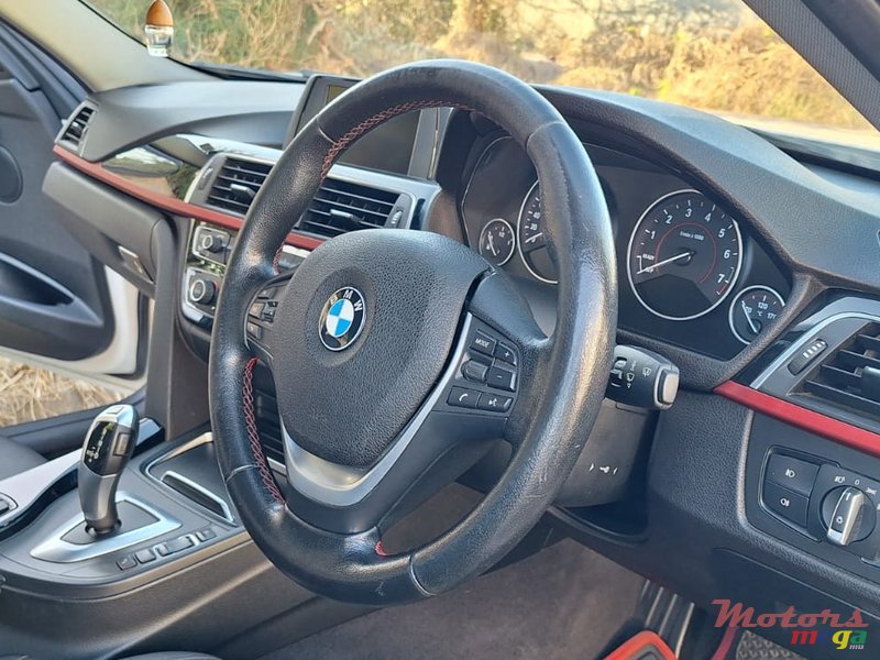 2016' BMW 3 Series Sedan photo #7