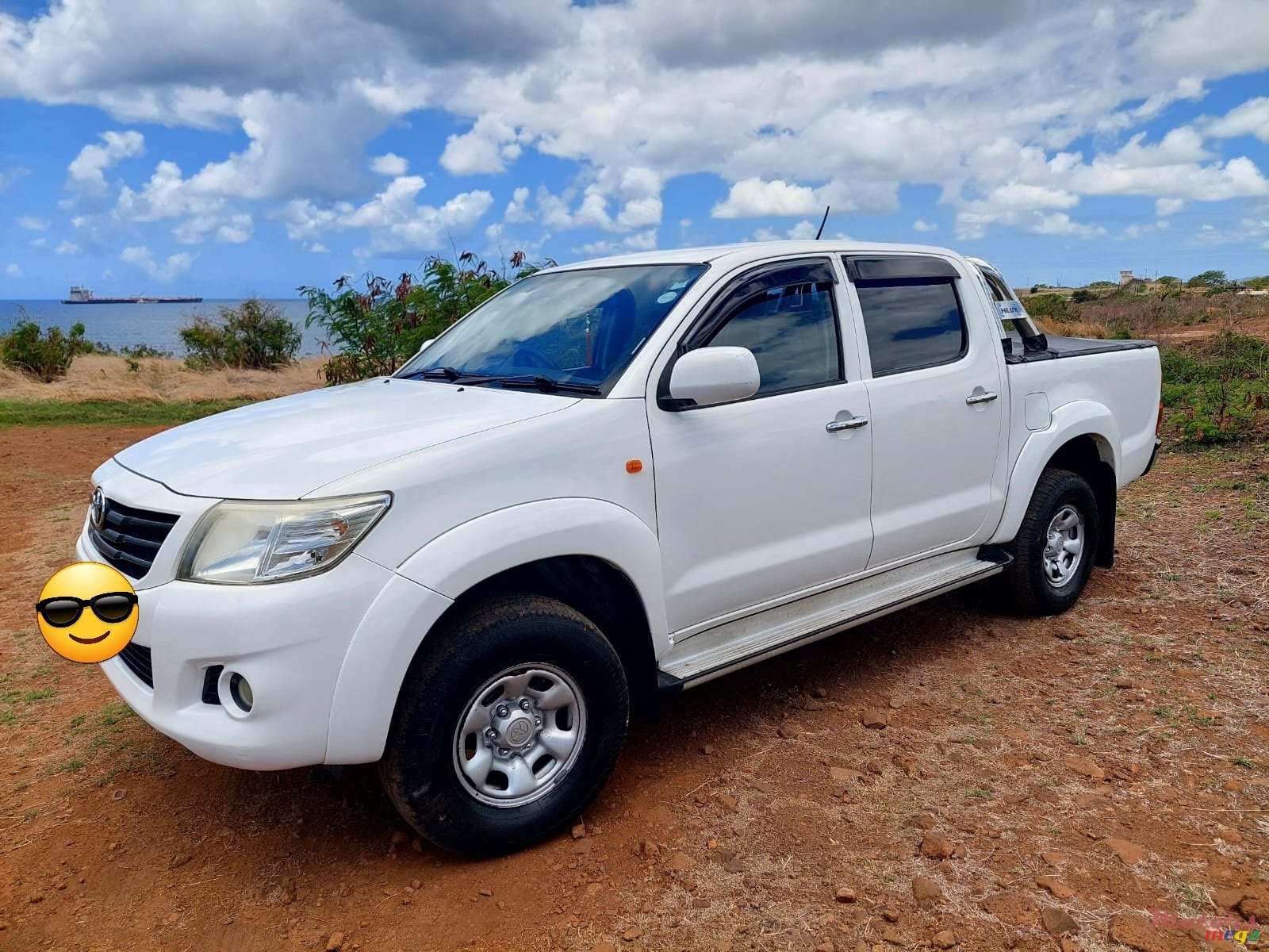 2015' Toyota Hilux photo #3