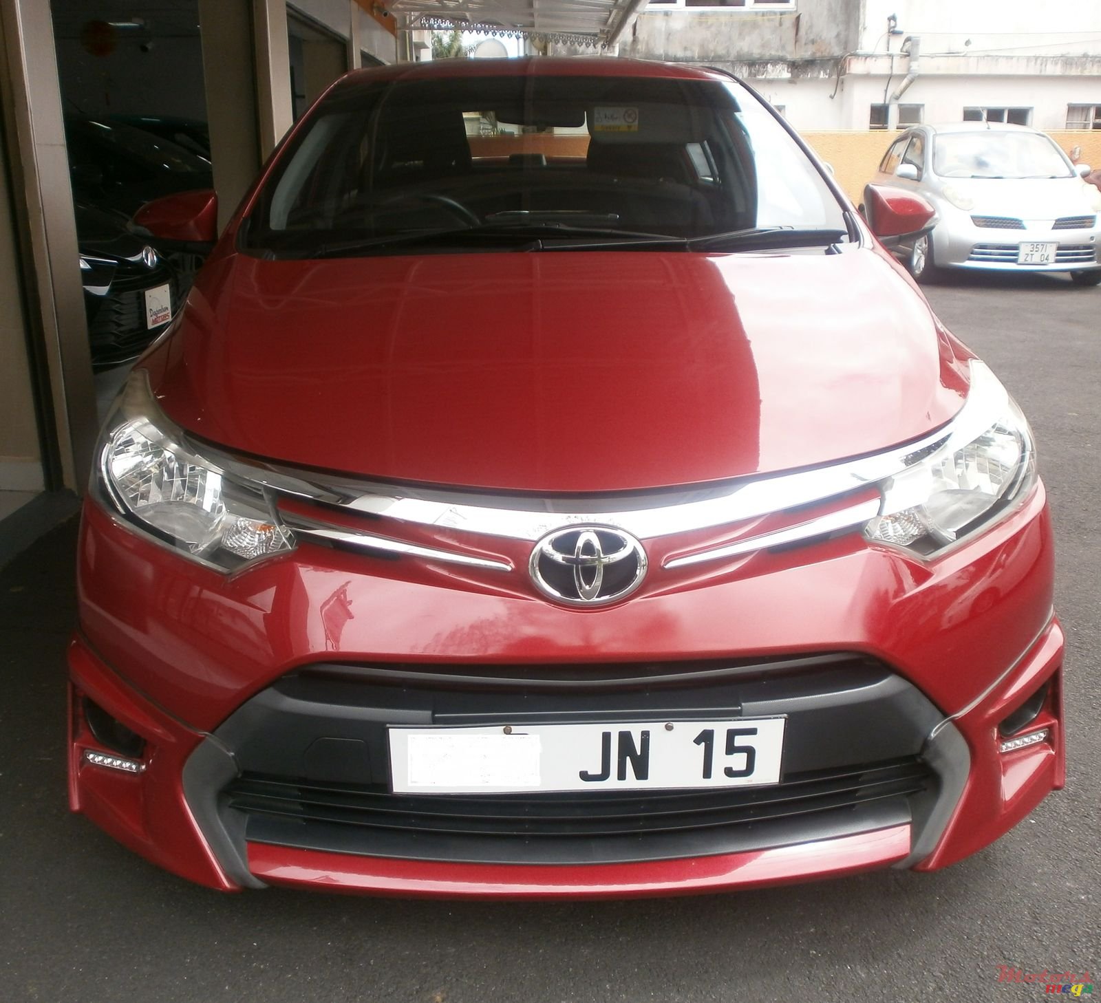 2015' Toyota Yaris photo #1