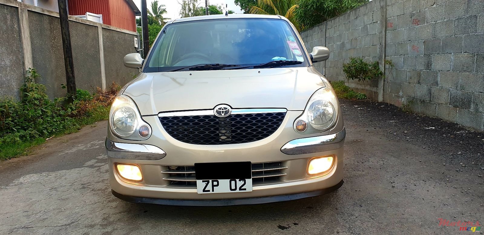 2002' Toyota photo #1