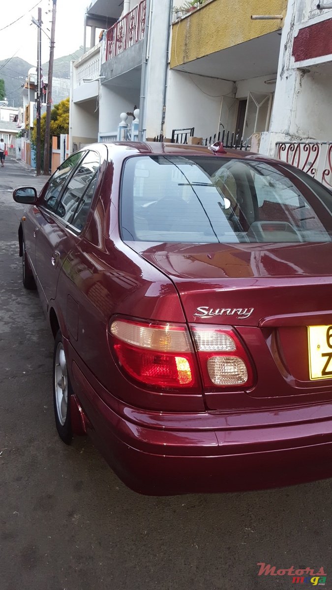 2000' Nissan N16 photo #1