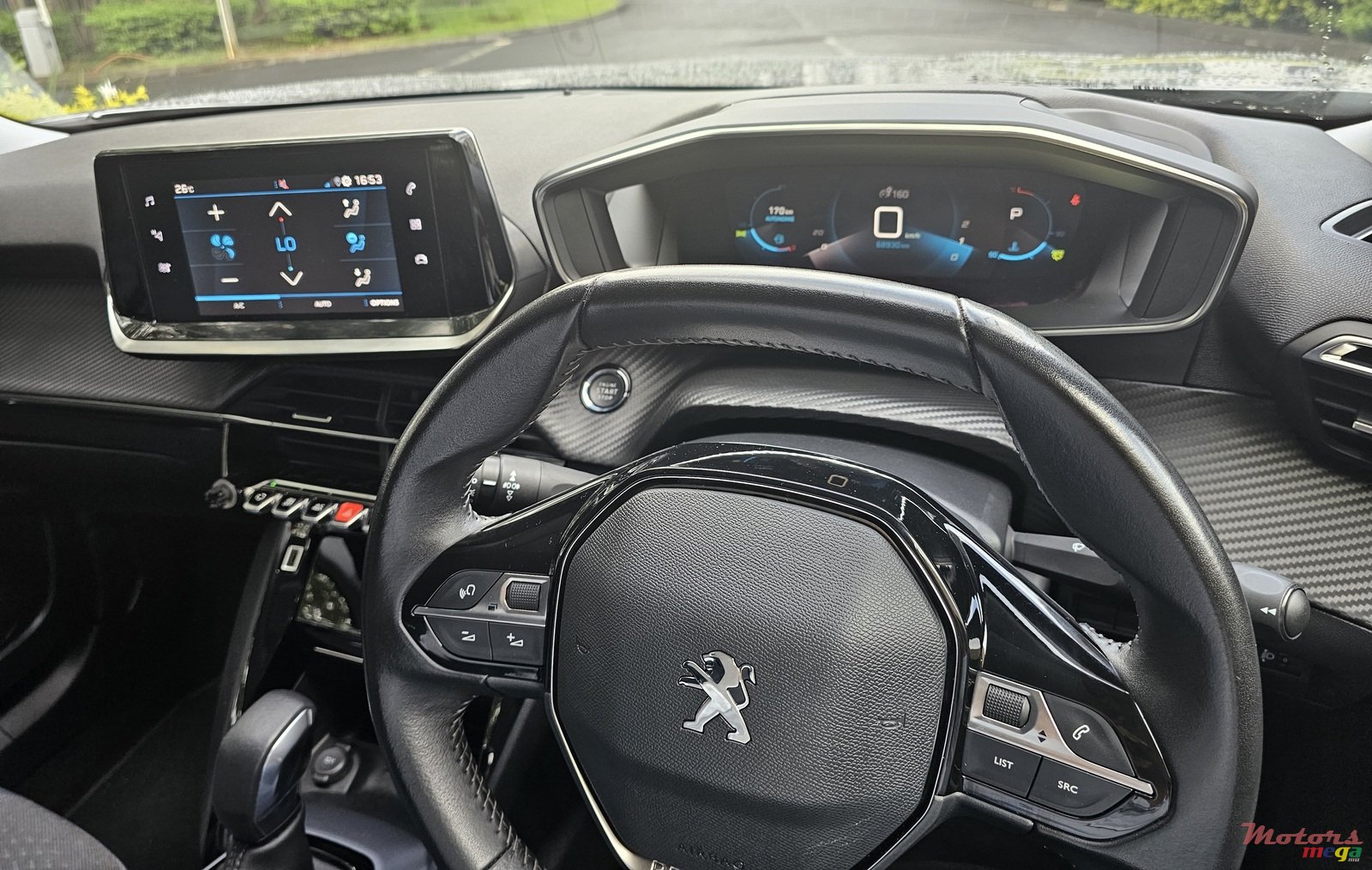 2020' Peugeot 2008 photo #5