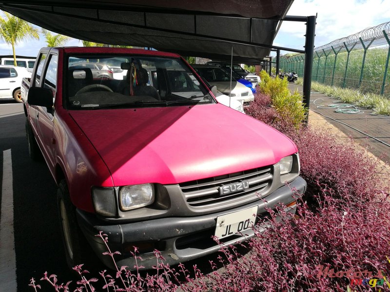 2000' Isuzu KB Series photo #1