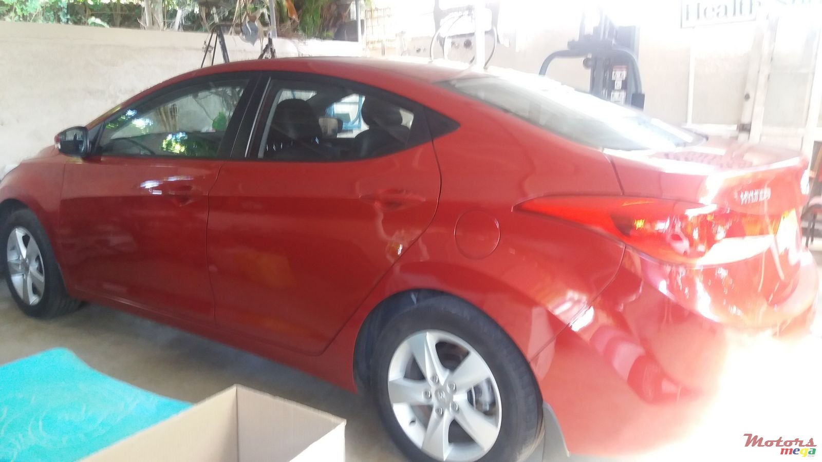 2012' Hyundai Elantra photo #4