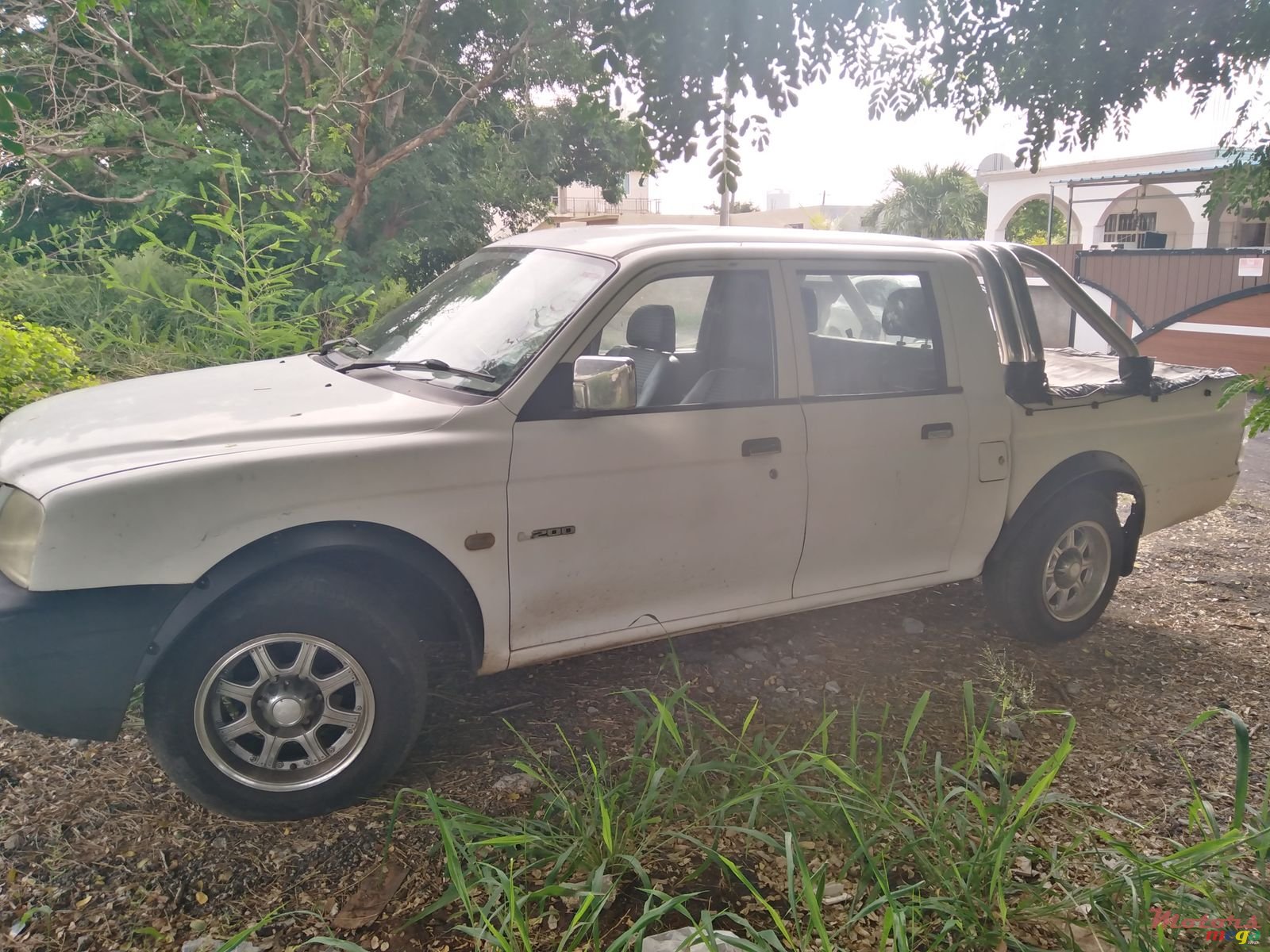 2002' Mitsubishi L 200 photo #5