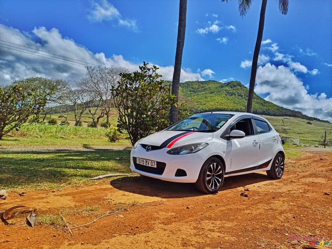 2007' Mazda Demio photo #3