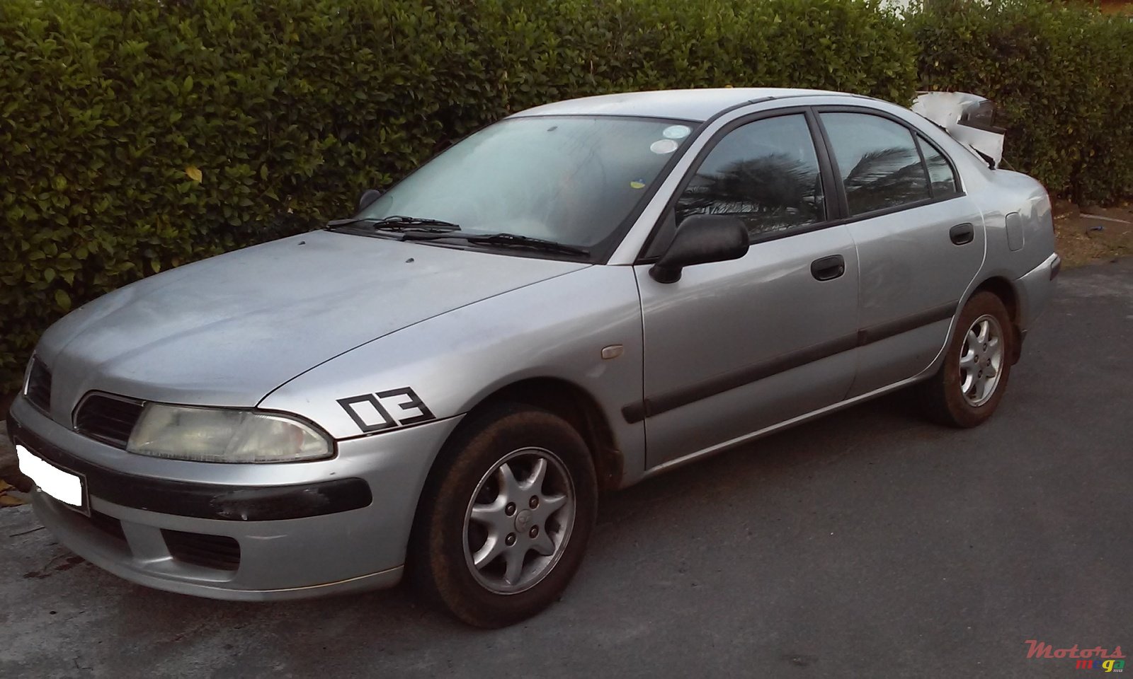 2000' Mitsubishi Carisma photo #1