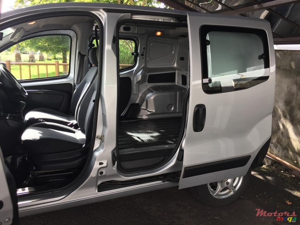 2012' Peugeot Bipper photo #3