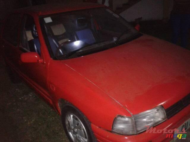 1992' Daihatsu Charade photo #6