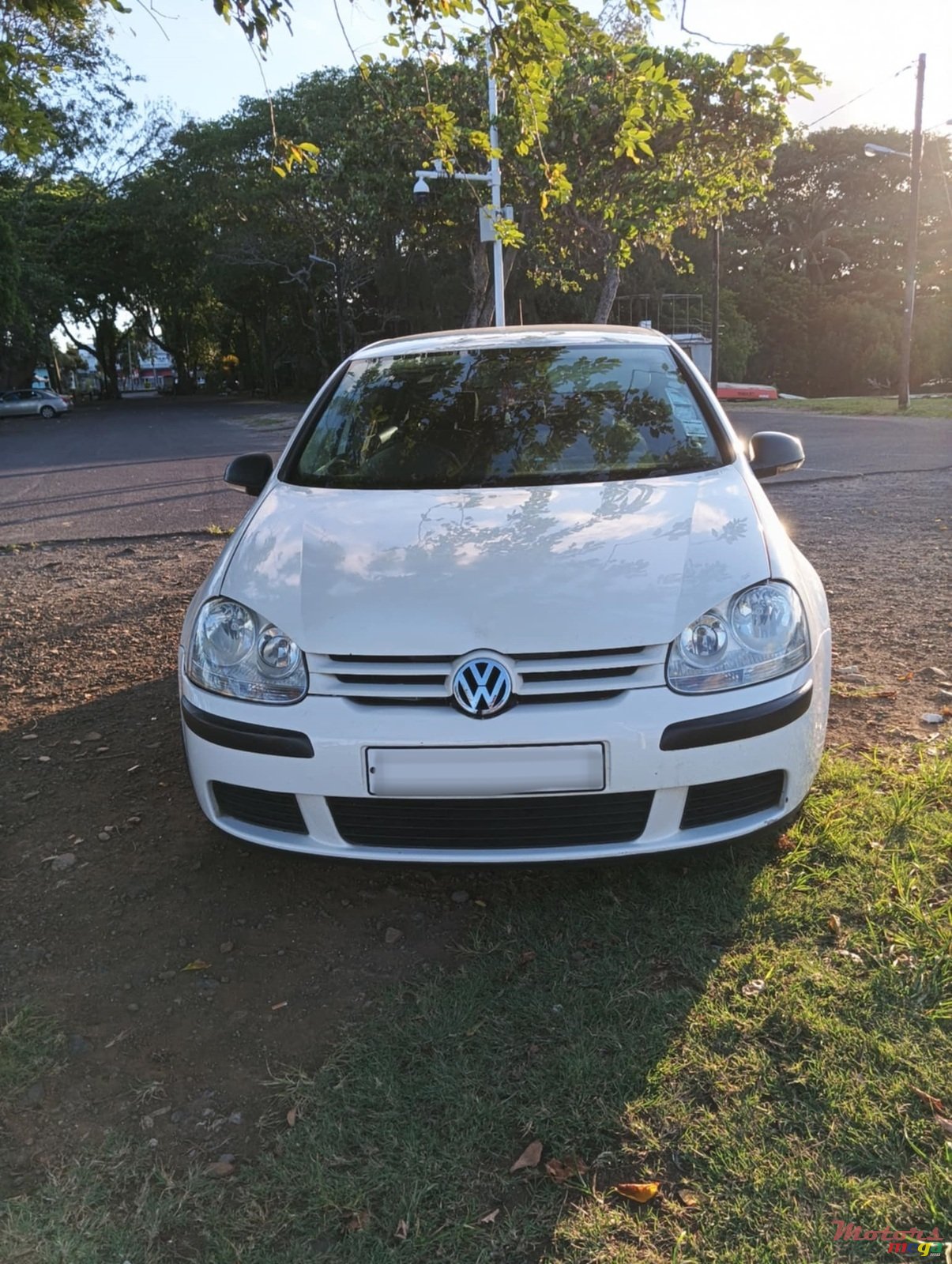 2009' Volkswagen Golf V photo #1