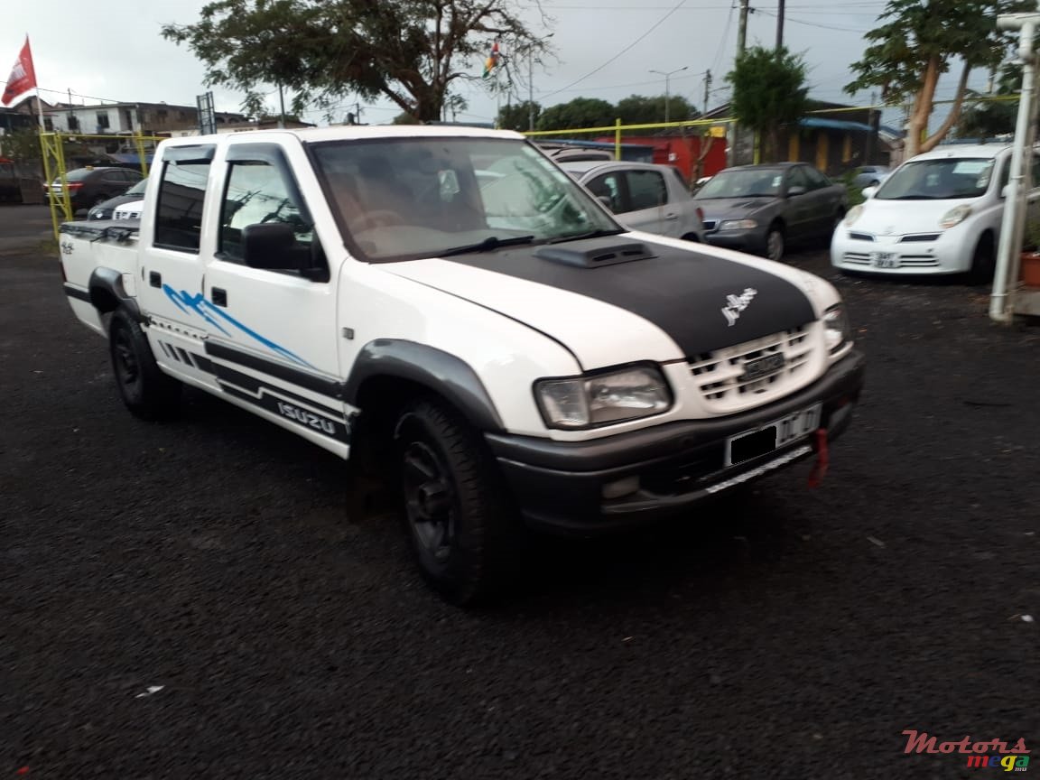 2001' Isuzu KB Series photo #1