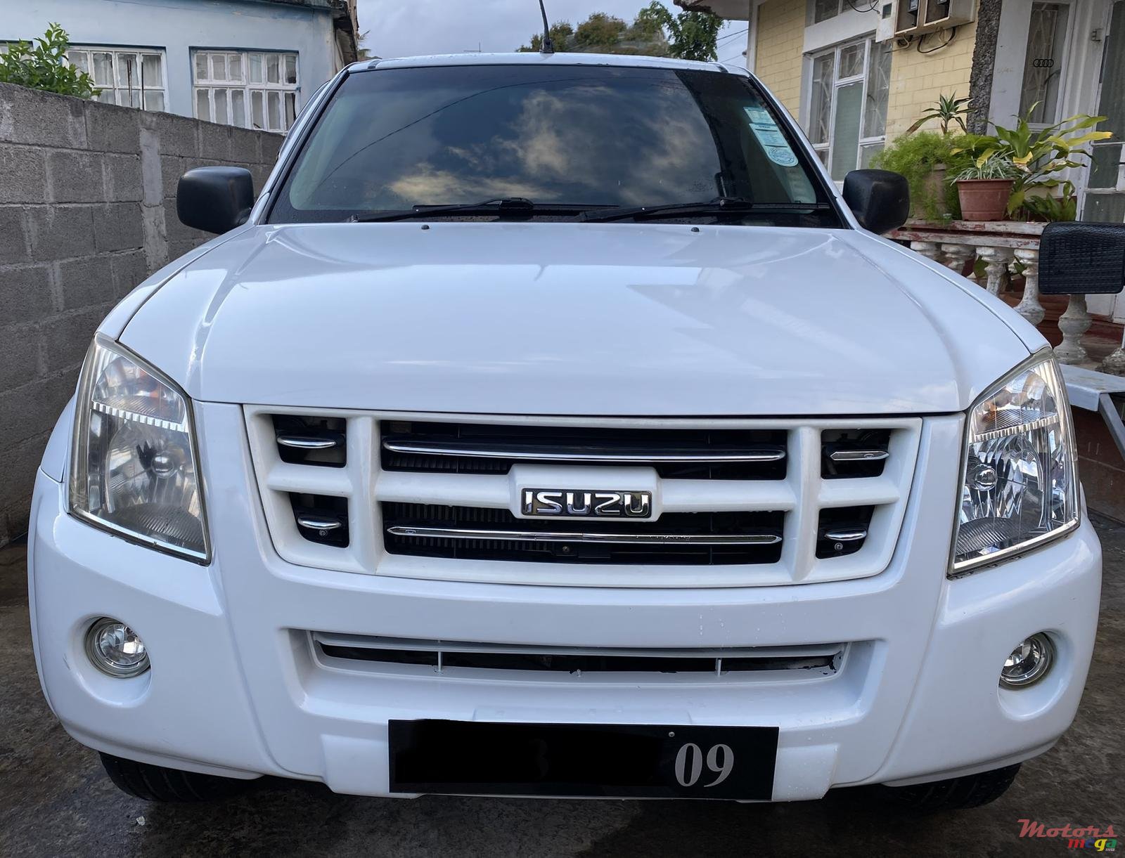 2009' Isuzu D-Max photo #1
