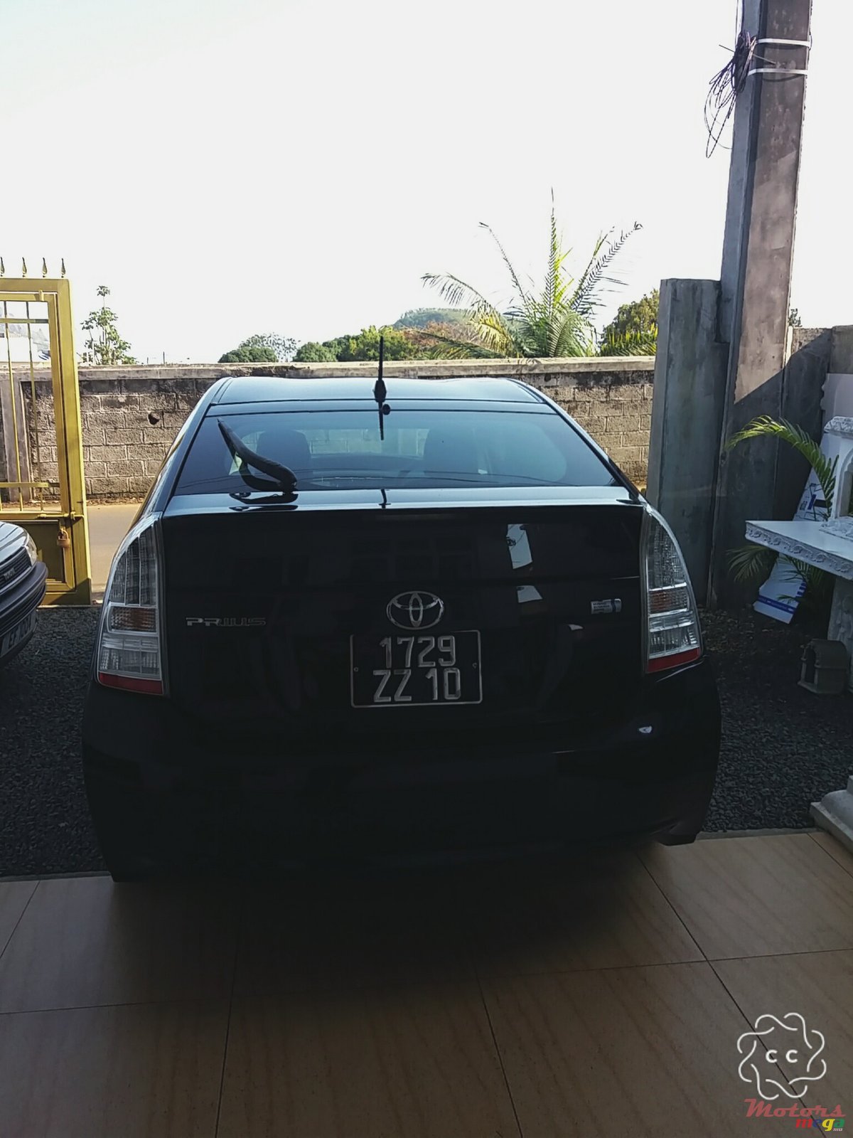 2010' Toyota Prius photo #3