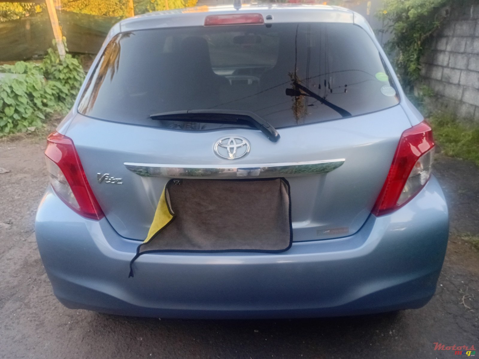 2012' Toyota Vitz photo #5