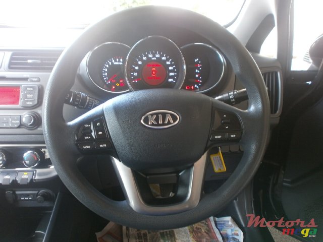 2012' Kia Rio photo #3