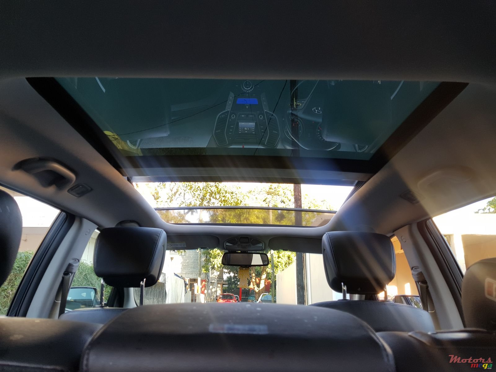 2014' Hyundai Santa Fe Automatic photo #5