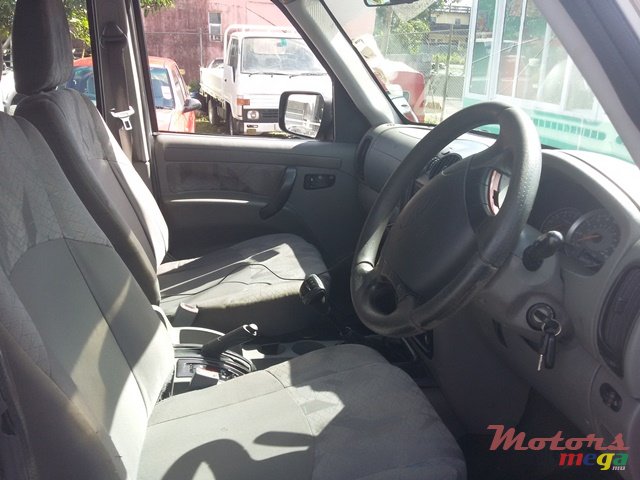 2012' Mahindra Scorpio photo #5