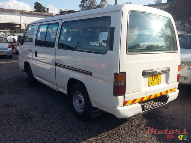 2000' Nissan Urvan photo #4