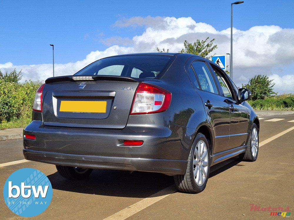 2013' Suzuki SX4 photo #4