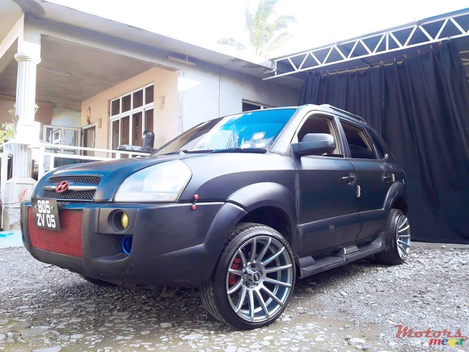 2005' Hyundai Tucson photo #5