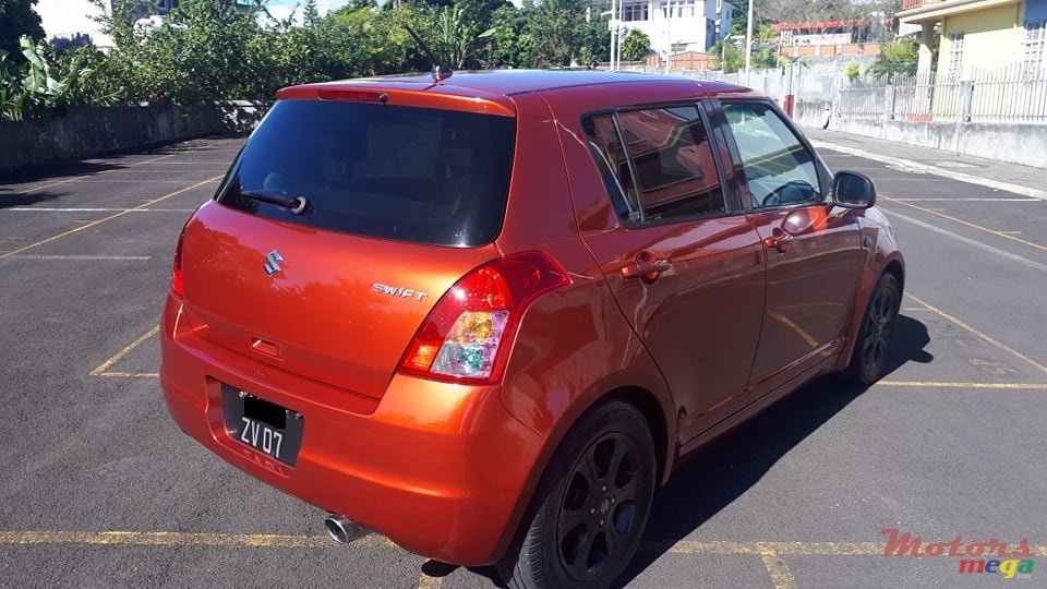 2007' Suzuki Swift photo #3