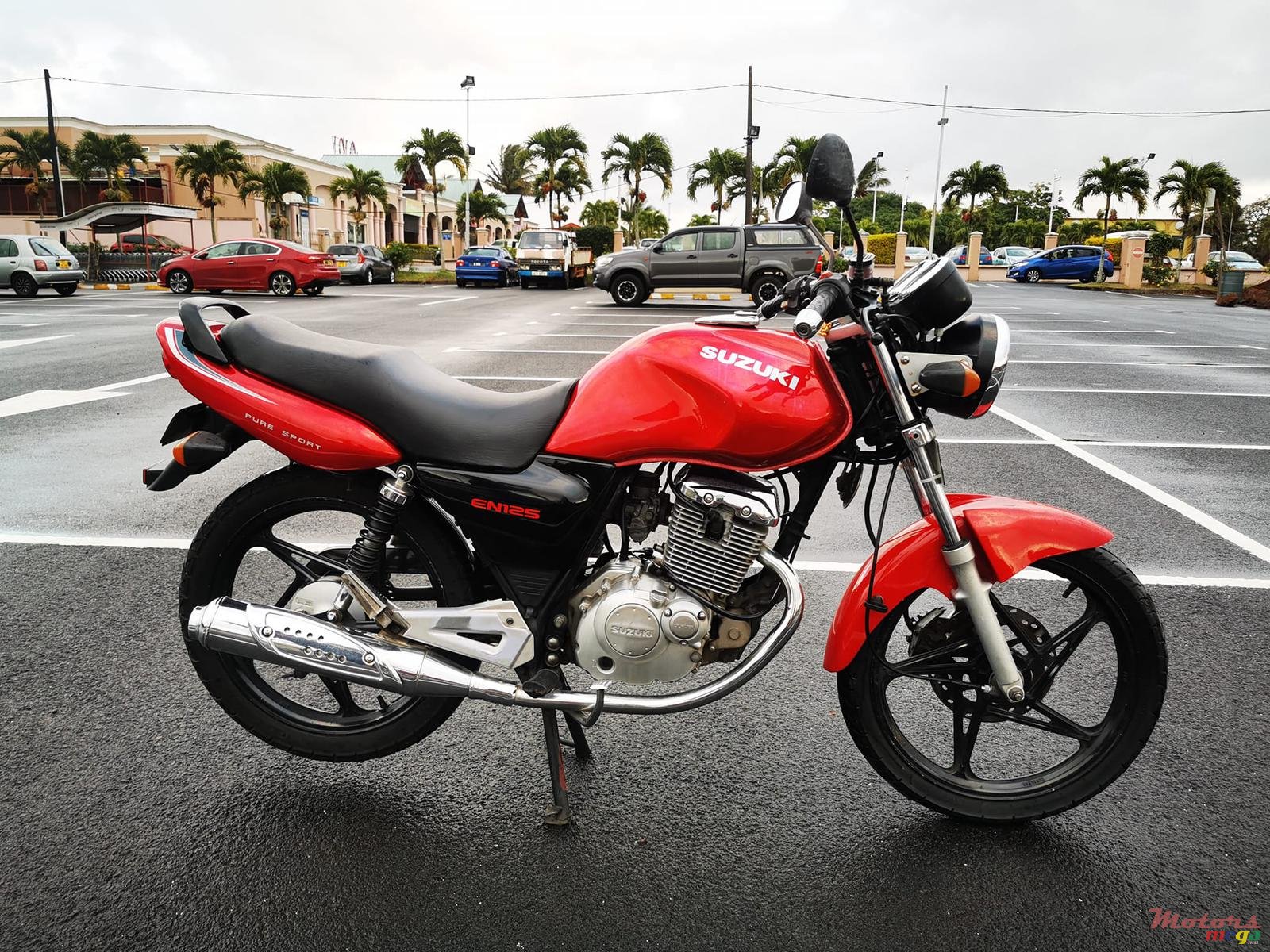 2014' Suzuki En125-2A photo #1