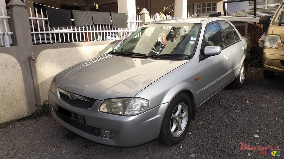 2000' Mazda 323 photo #2