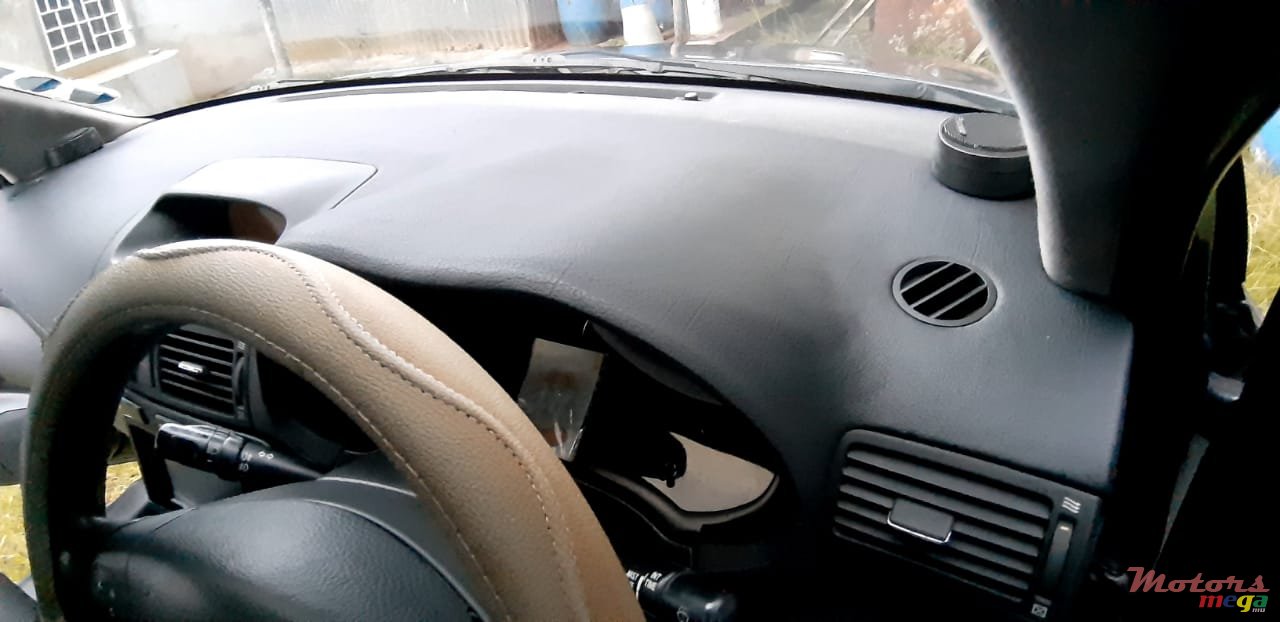 2006' Toyota Avensis photo #7