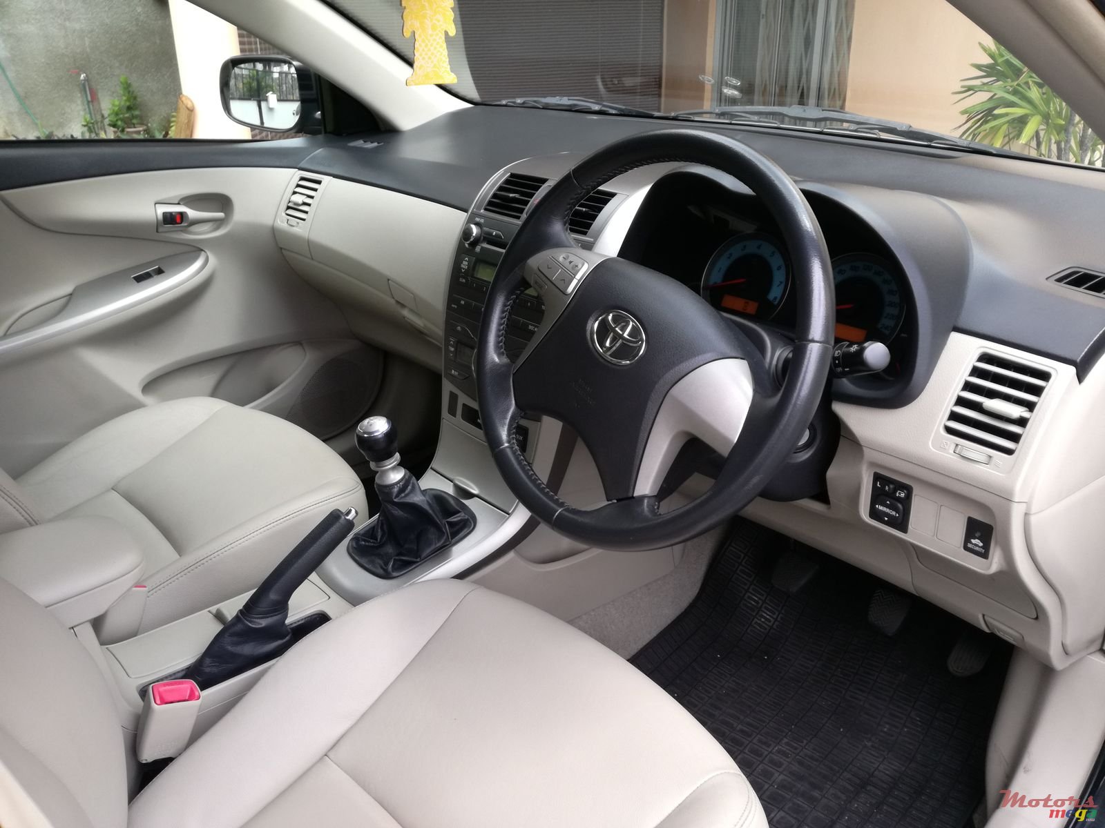 2012' Toyota Corolla photo #4