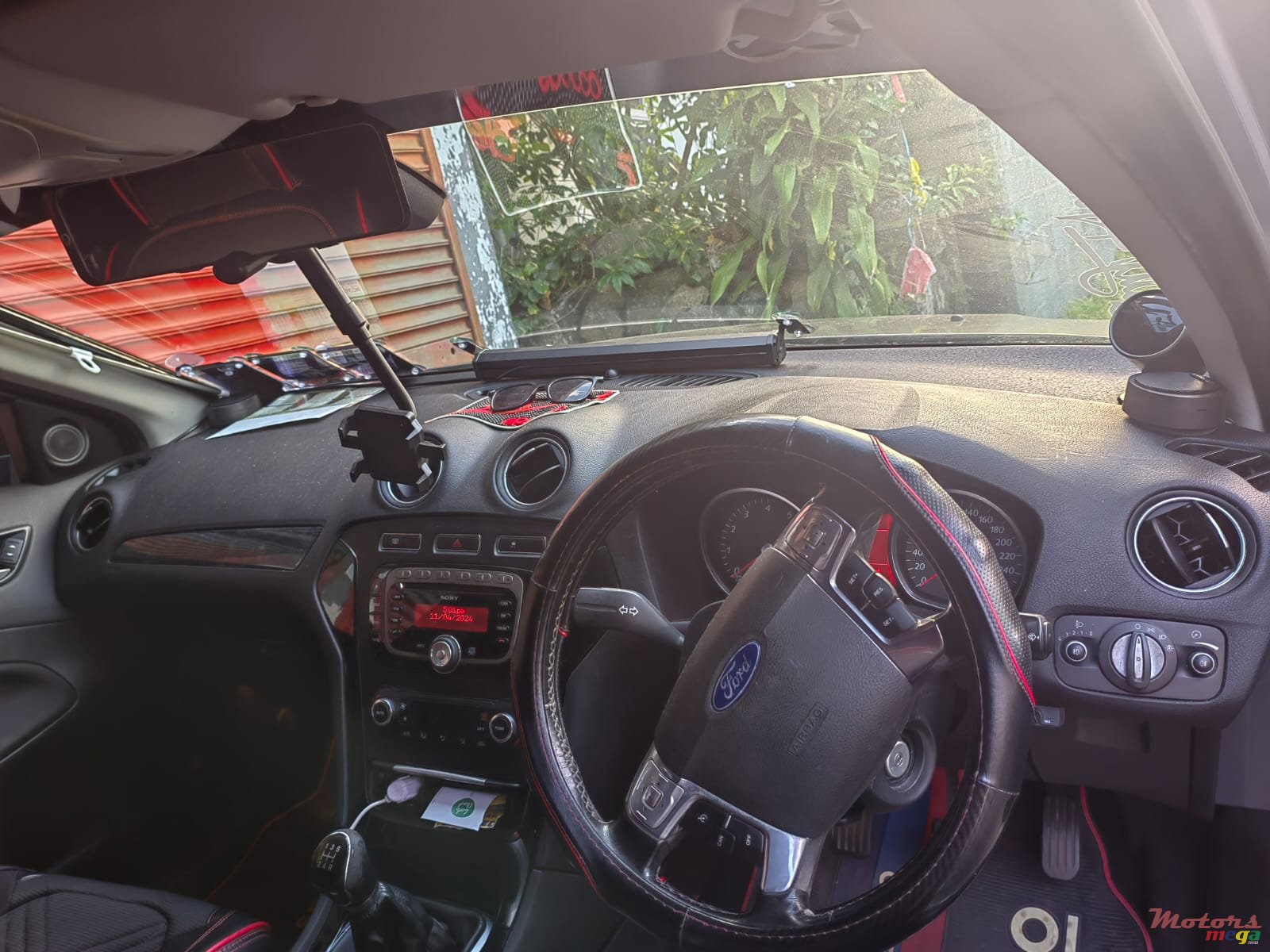 2014' Ford Mondeo photo #3